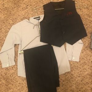 Like new boys 3 piece set in size 7